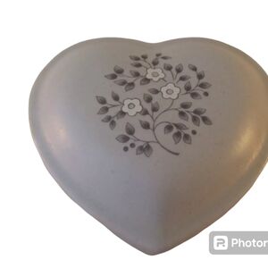 Pfaltzgraff Stoneware Vintage Heirloom Heart Trinket Dish Box & Lid